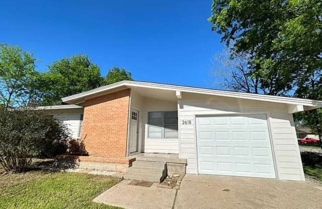 Updated 3 Bedroom Corner Lot Home with Spacious Patio in Temple photos photos