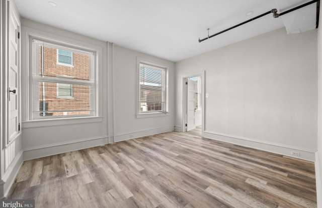 834 W LANCASTER AVENUE photos photos