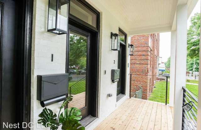 715 K St NE Unit 2 Gallery 4