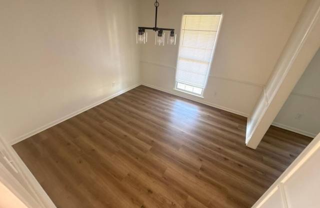 5921 Norton Street Gallery 4