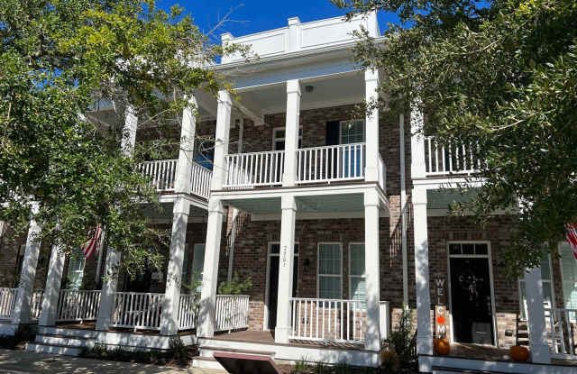 Market Common, 2 Bedroom, 2.5 Bath Town Home with Garage! - 730 Farrow Parkway, Myrtle Beach, SC 29577 Market Common, 2 Bedroom, 2.5 Bath Town Home with Garage! - 730 Farrow Parkway, Myrtle Beach, SC 29577