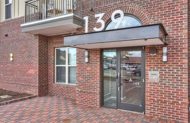 139 Main Gallery 4
