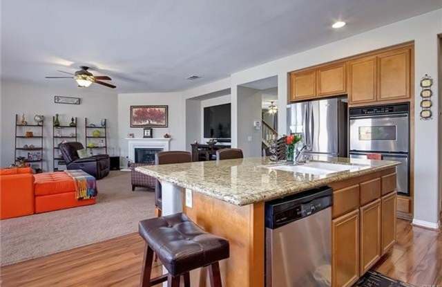 5 Bed 3 Full Bath Corona Pool House Gallery 3
