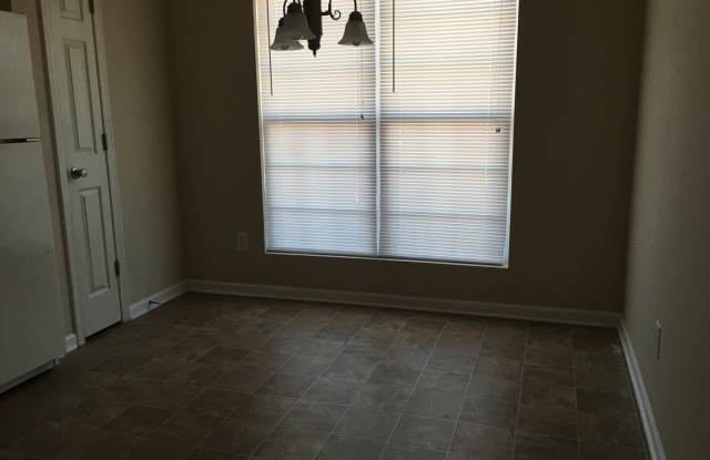 Two story Townhouse in Hampton Gallery 4