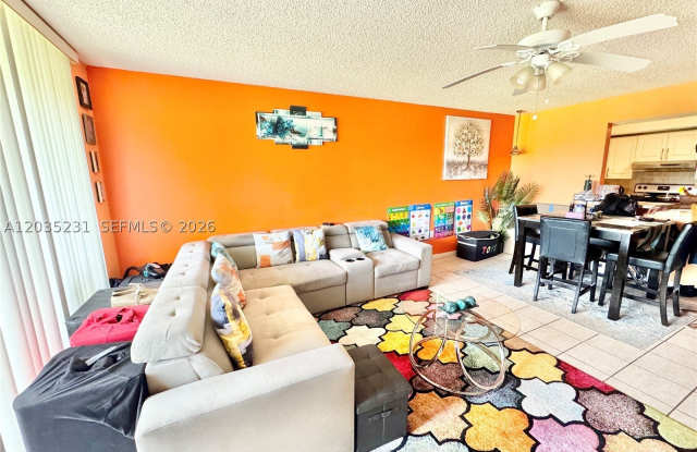 5570 NW 44th St photos photos
