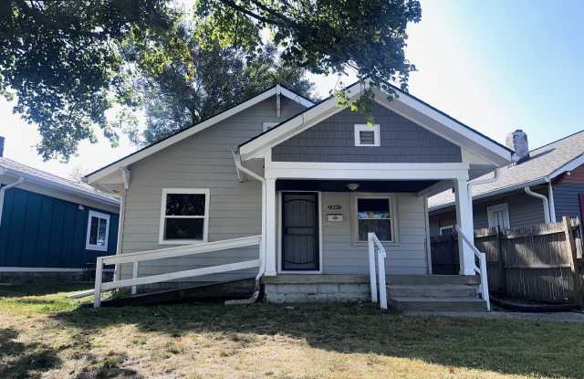 2921 E Brookside Avenue photos photos