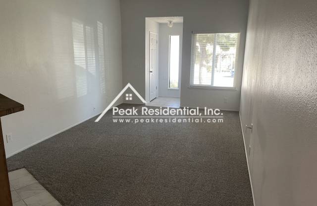 Spacious Fair Oaks 2bd/1ba Duplex with 1 Car Garage Gallery 3