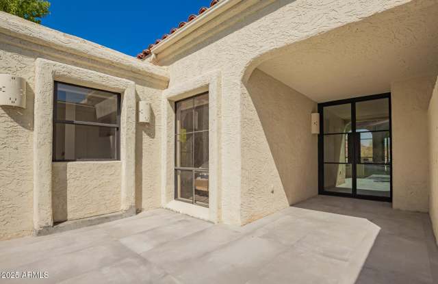 3800 E LINCOLN Drive Gallery 4