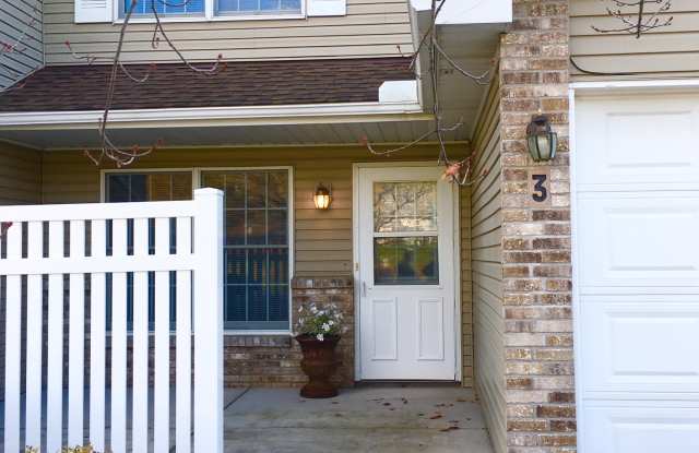 14891 58th St N Apt 3B - 14891 58th Street North, Oak Park Heights, MN 55082