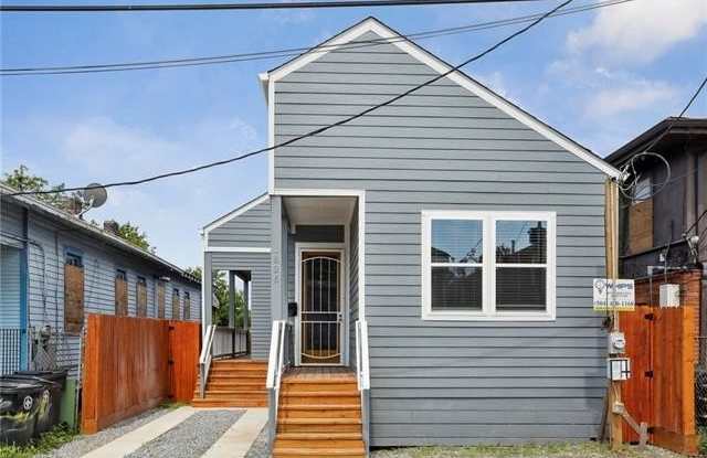 1826 TOURO Street photos photos