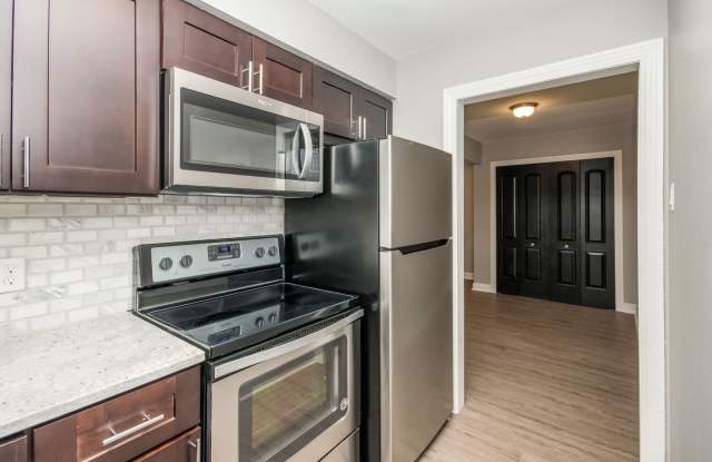COMPLETELY UPDATED 2 BEDROOM ROYAL OAK UNIT!! - 4411 Crooks Road, Royal Oak, MI 48073