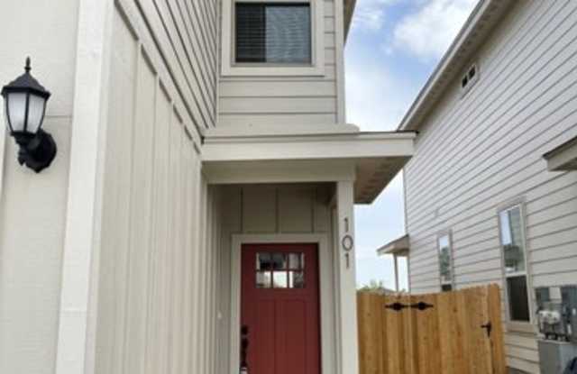 2207 Lynwood Bend San Antonio, Tx. 78245 - 101 Gallery 2