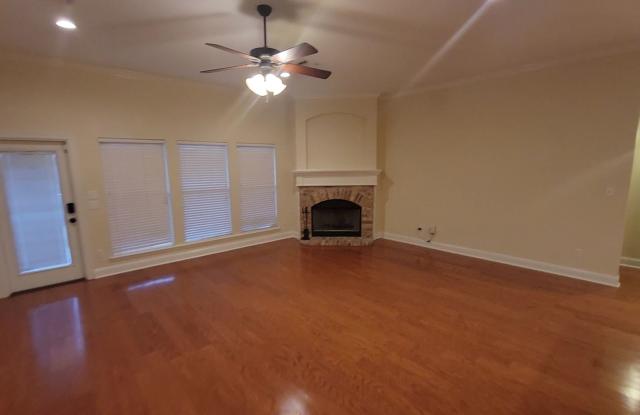3 Bedroom 2 Baths 2008 sq/ft in Savannah Place Gallery 3