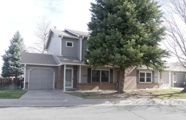 Mountain Views! Fenced Backyard! 3 Bedroom Townhouse! photos photos