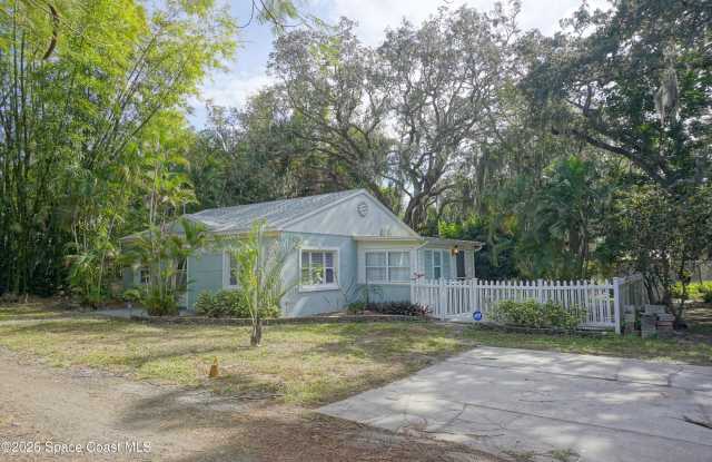 2812 Shwonda Avenue NE photos photos