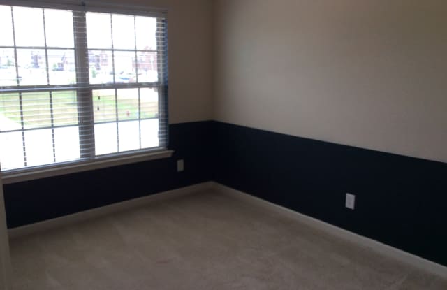 14 Landings Dr Gallery 3