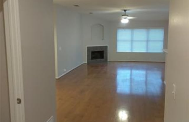 2400 Breanna Way Gallery 2