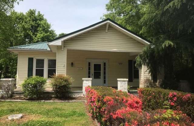 3br 1.5bath single family home, 809 N. Main Street China Grove $1450.00 - COMING SOON!! photos photos