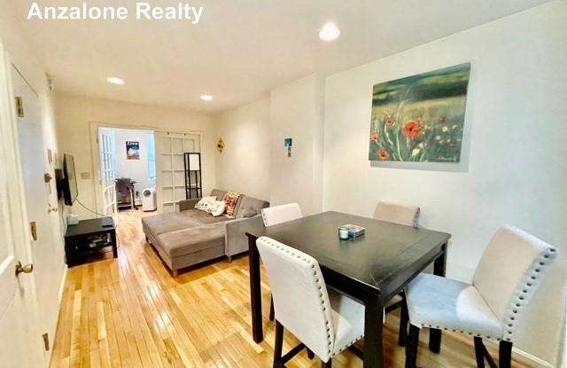 14 1/2 Hull St. photos photos