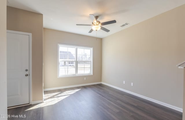 351 Bordeaux Drive Gallery 3