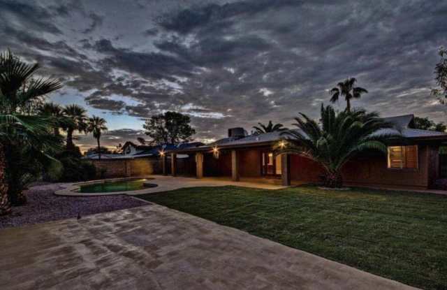 1321 E La Jolla Dr Gallery 3