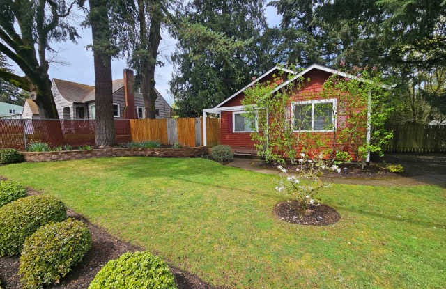 Single Level Home with Hardwood Floors and Fenced Yard ~ 475 Madrona - 475 Madrona Avenue South, Salem, OR 97302 Single Level Home with Hardwood Floors and Fenced Yard ~ 475 Madrona - 475 Madrona Avenue South, Salem, OR 97302