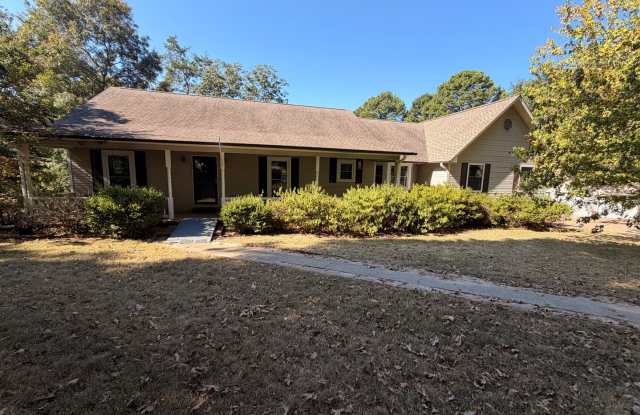Discover this well-maintained 3-bedroom, 2-bath home in Russellville, AR photos photos