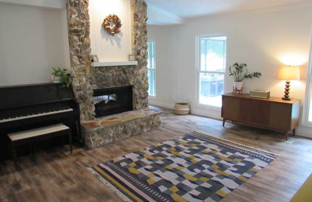 550 Bottlebrush Ct Gallery 2