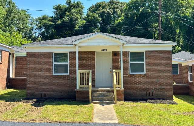 Two bedroom apartment for $1199 per month ~5 minutes from the Airport in a quaint and quiet community! photos photos