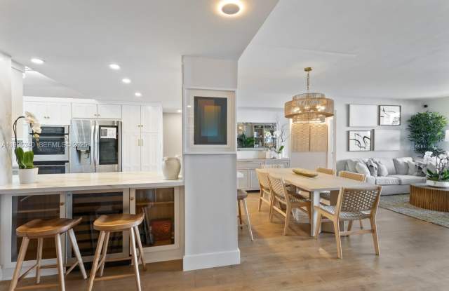 141 CRANDON BLVD photos photos