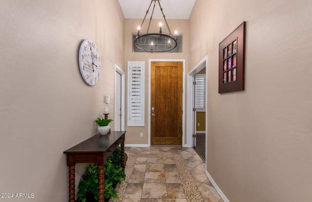 3103 West Sentinel Rock Road Gallery 2