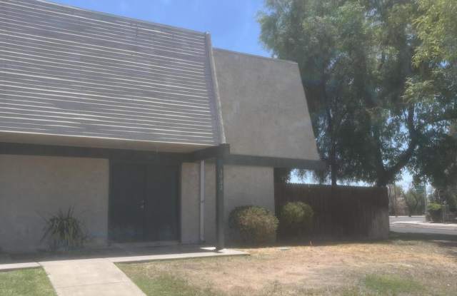 5902 W Townley Avenue Gallery 3