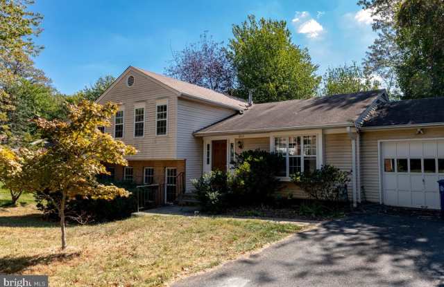 2515 FALLSMERE COURT Gallery 2