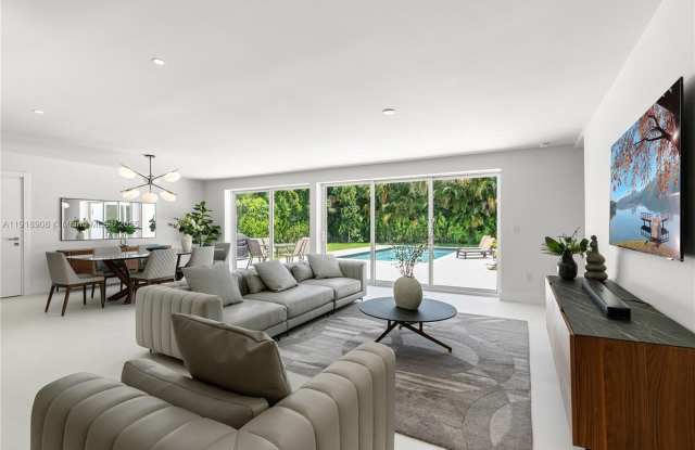 45 NE 104th St photos photos