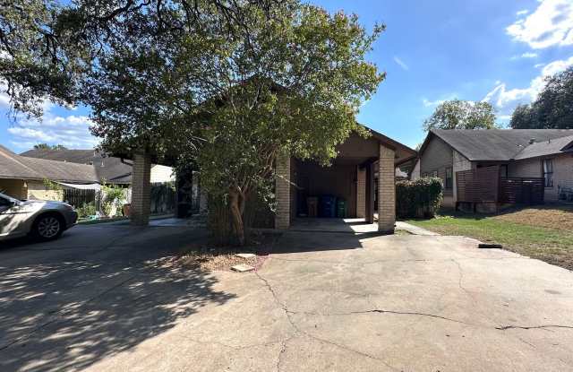 South Austin Gem! 2BR/2BA Duplex with Vaulted Ceilings  Backyard for Rent photos photos