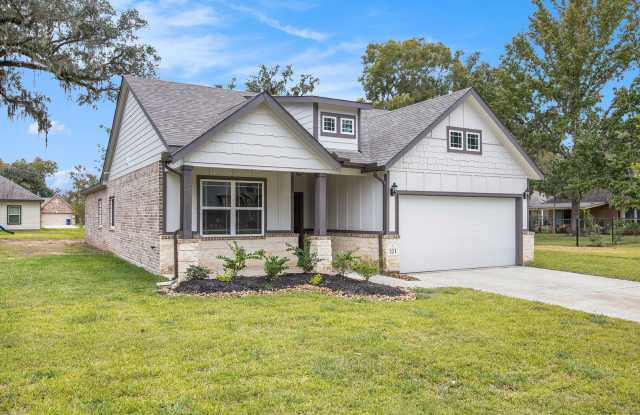 Spacious Columbia Lakes Rental Home with a Golf Course & tons of Amenities Gallery 3