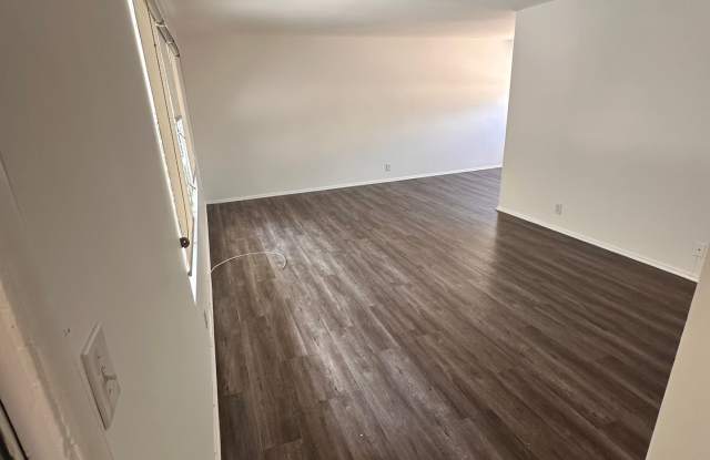 221 S Doheny Dr photos photos