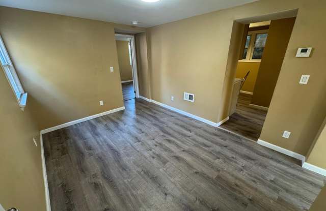 724 Cortlandt Street unit: 5 photos photos