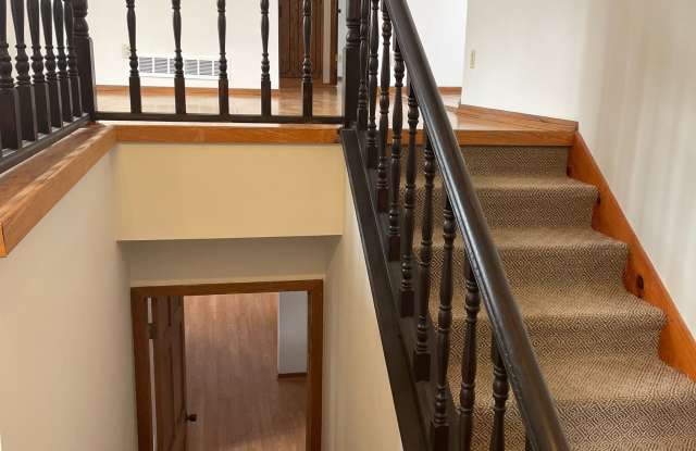 1555 Lois Dr Gallery 3