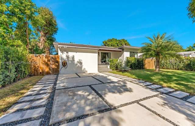 231 NE 45th St photos photos