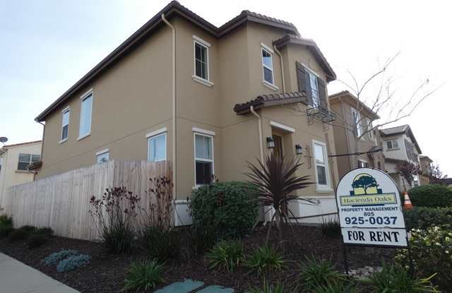 Like New 3 Bedroom Home! Near shops and restaurants! photos photos