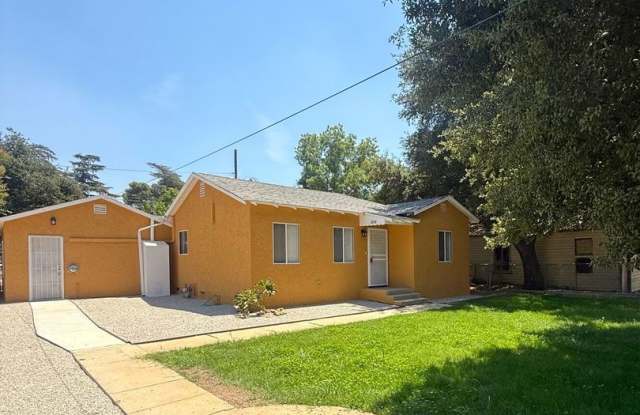 3 Bedroom 2 Bathroom House in Beaumont, Ca. photos photos