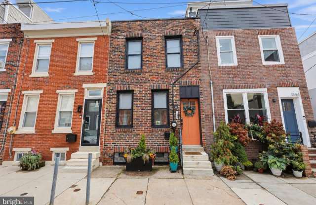 1842 WILDER Street Gallery 1