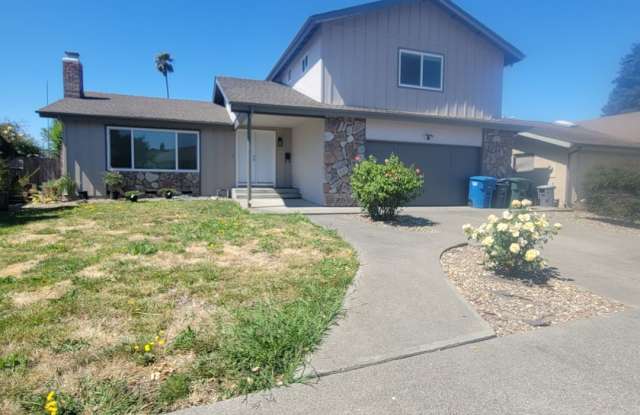 838 Saint Francis Drive Petaluma, CA 94954 Gallery 1