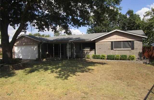 4741 Forest Wood Drive Gallery 2