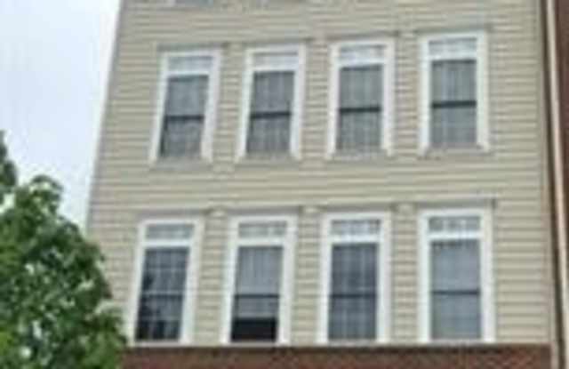 651 WHETSTONE GLEN STREET Gallery 2