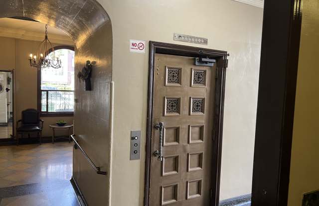 630 S Kenmore Ave Gallery 4