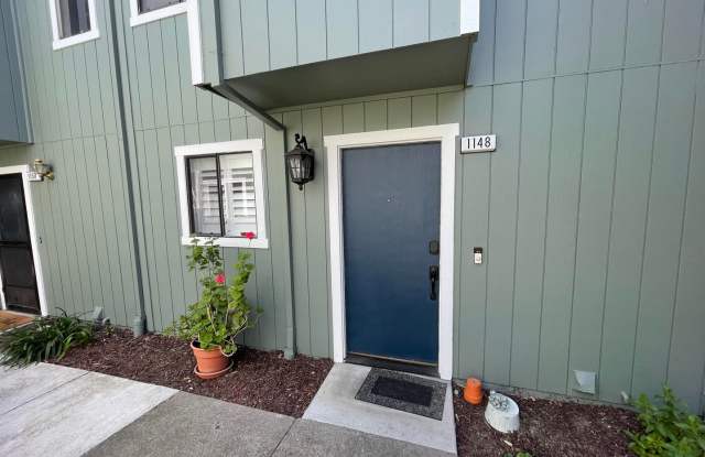 2 Bed 1.5 Bath Townhome In Martinez photos photos