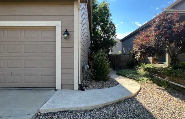 Spacious 4 Bedroom House in Firestone Avilable August! Gallery 3
