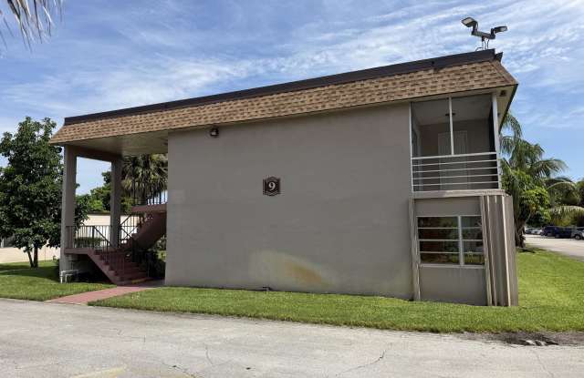 500 Bonnie Boulevard Gallery 2